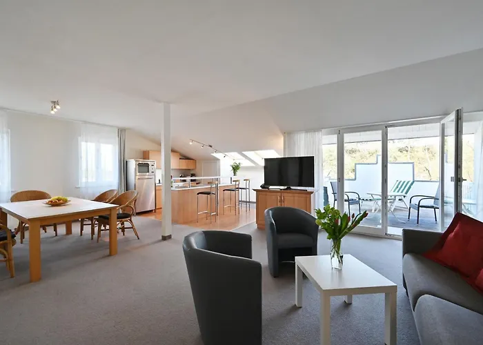 13 Celia Sellin (Rugen)